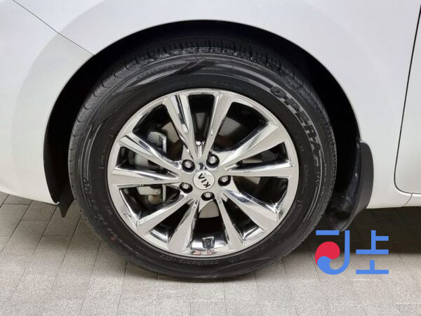 Kia Carnival white - KNAMC81ABKS484862 - Image 5