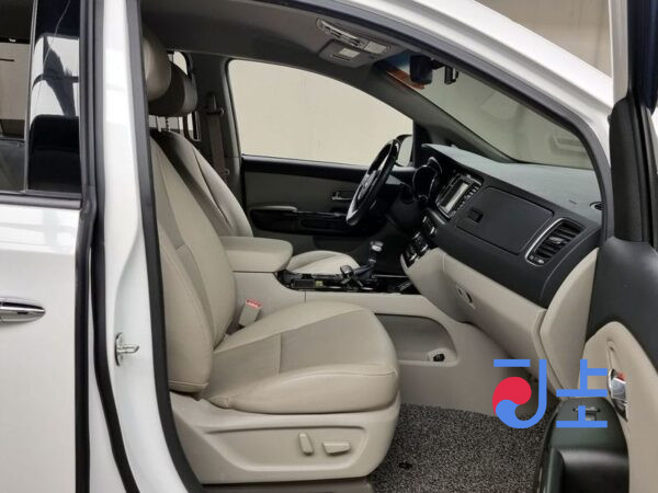 Kia Carnival white - KNAMC81ABKS484862 - Image 10