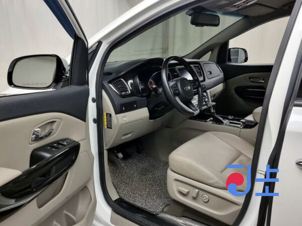 Kia Carnival white - KNAMC81ABKS484862 - Image 11