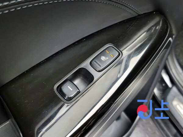 Kia K7 black - KNALC411BJA153408 - Image 19