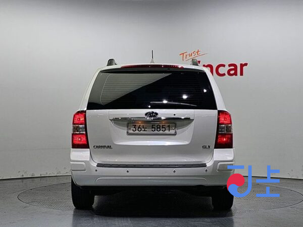 Kia Carnival white - KNAMC75538S247539 - Image 4