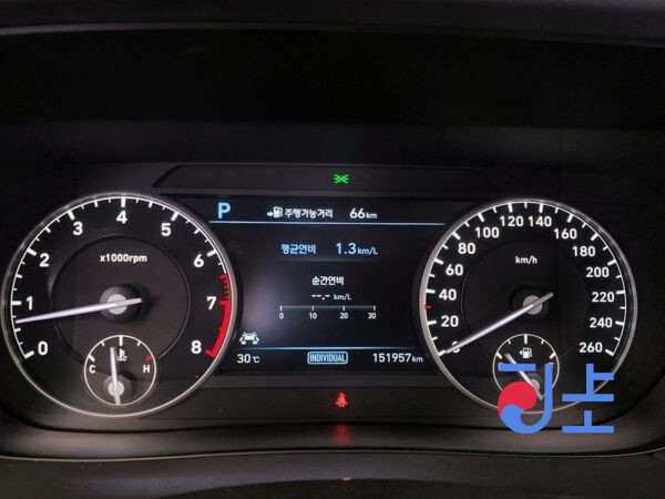 Genesis G90 black - KMHG141ABGU018382 - Image 8