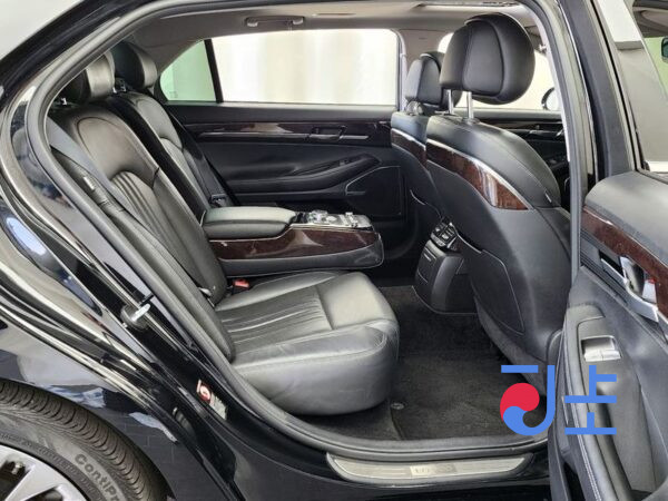 Genesis G90 black - KMHG141ABGU018382 - Image 12