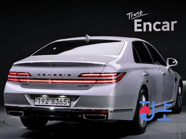 Genesis G90 silver - KMHG141DDKU070785 - Image 2