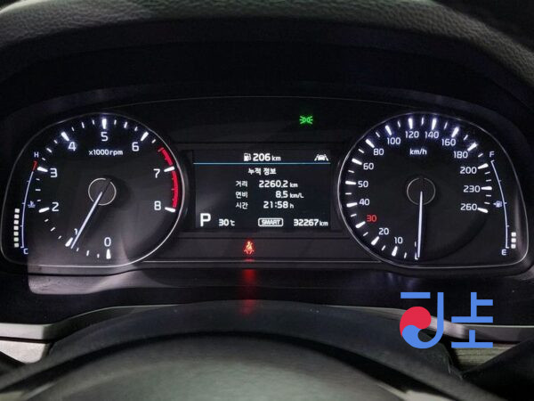 Kia K7 white - KNALC41BBLA203007 - Image 8
