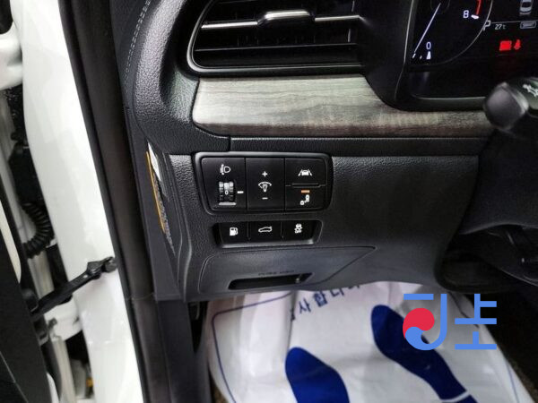 Kia K7 white - KNALC41BBLA203007 - Image 13
