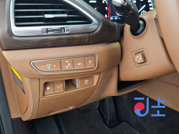Genesis G90 black - KMHG341DDKU069744 - Image 18