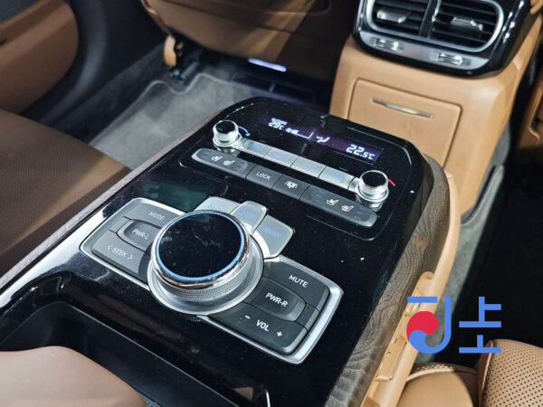 Genesis G90 black - KMHG341DDKU069744 - Image 19