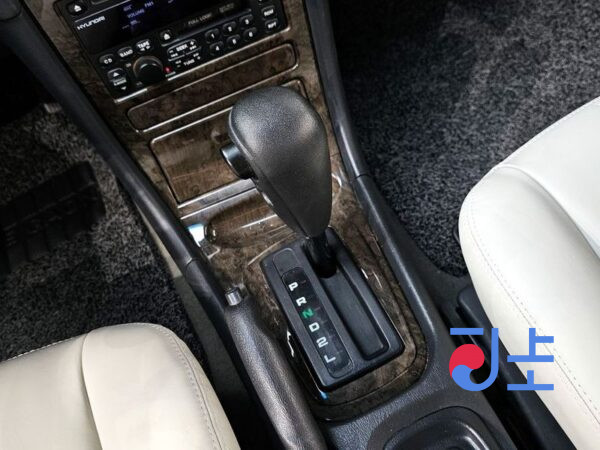 Hyundai Sonata white - KMHCF31FPVA078588 - Image 9