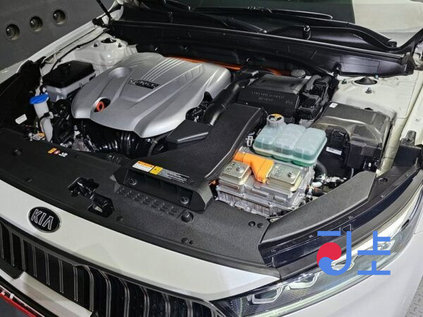 Kia K7 white - KNALC41GBLA030412 - Image 6