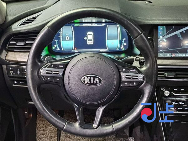 Kia K7 white - KNALC41GBLA030412 - Image 12