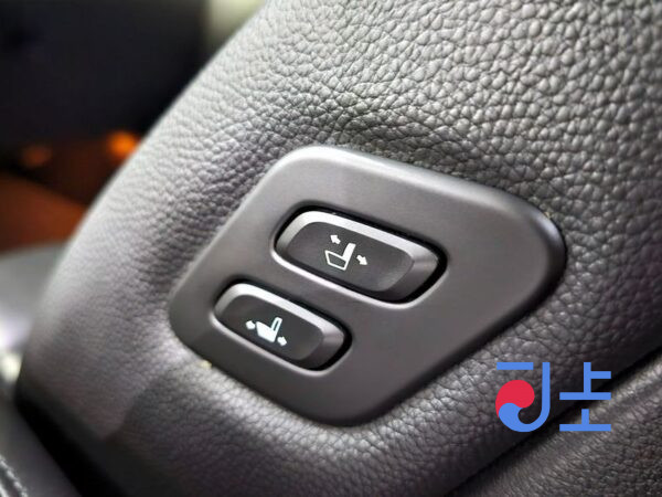 Kia K7 white - KNALC41GBLA030412 - Image 19
