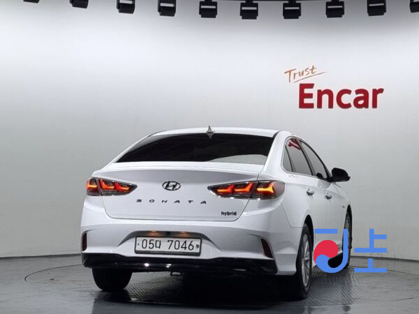 Hyundai Sonata white - KMHE3413BJA069615 - Image 4