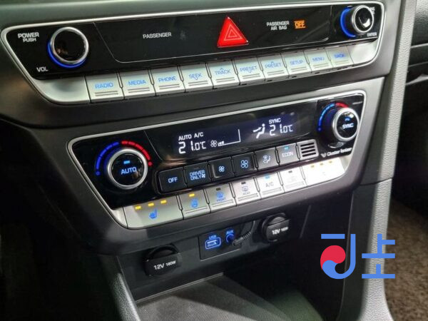 Hyundai Sonata white - KMHE3413BJA069615 - Image 20