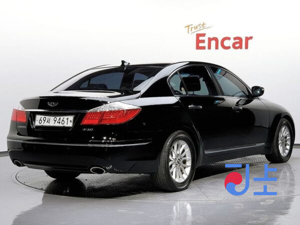 Hyundai Genesis black - KMHGB41AP8U004053 - Image 2