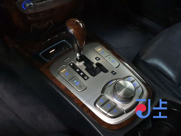 Hyundai Genesis black - KMHGB41AP8U004053 - Image 9