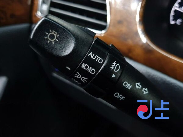 Hyundai Genesis black - KMHGB41AP8U004053 - Image 17