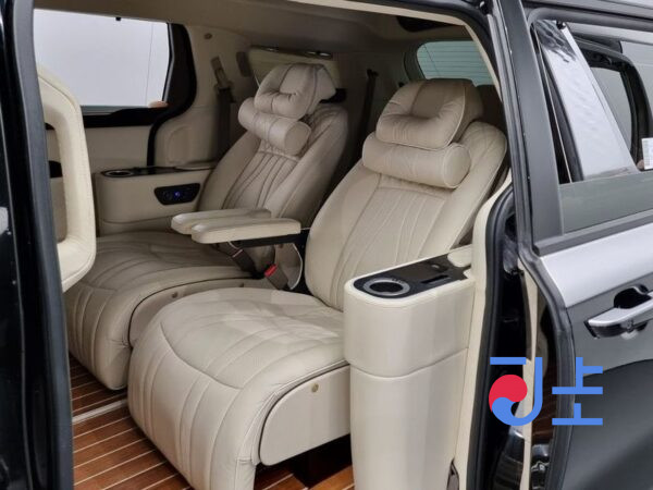 Kia Carnival black - KNANE813BMS106221 - Image 11