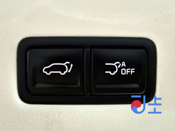 Kia Carnival black - KNANE813BMS106221 - Image 19