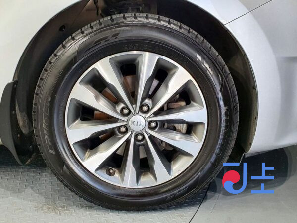 Kia Carnival silver - KNAMB81ABGS186850 - Image 5