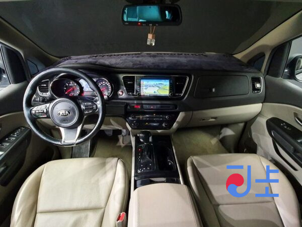 Kia Carnival silver - KNAMB81ABGS186850 - Image 7