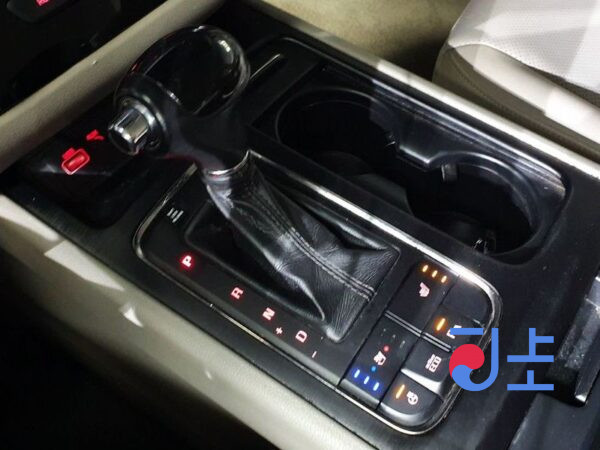 Kia Carnival silver - KNAMB81ABGS186850 - Image 9