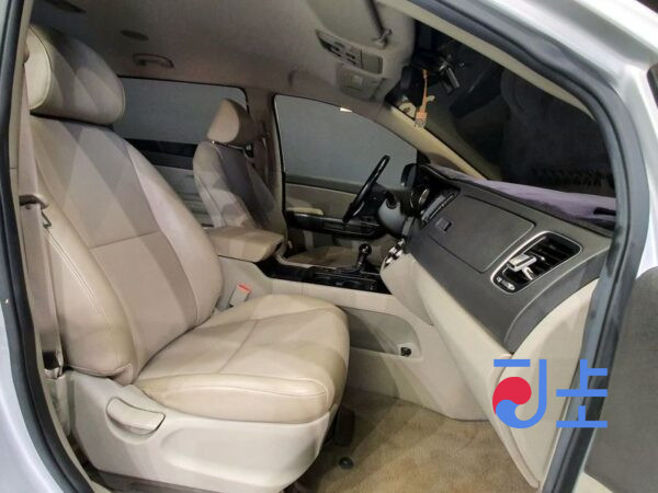 Kia Carnival silver - KNAMB81ABGS186850 - Image 10