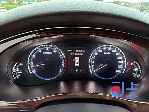 Hyundai Genesis black - KMHGB41EBBU129991 - Image 8