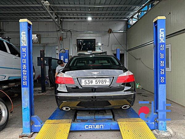 Hyundai Genesis black - KMHGB41EBBU129991 - Image 20