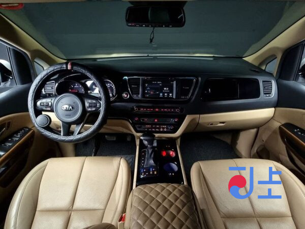 Kia Carnival white - KNAME81ABHS248658 - Image 7