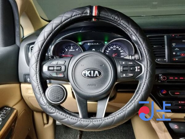 Kia Carnival white - KNAME81ABHS248658 - Image 12