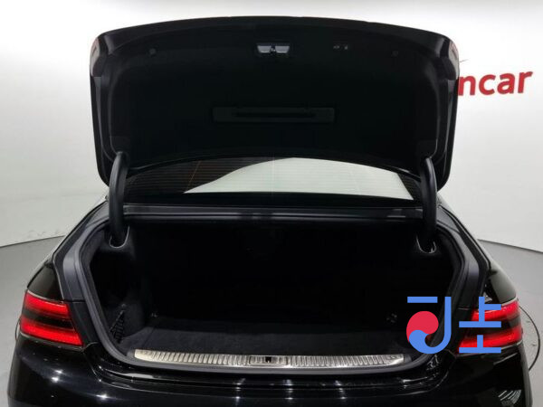 Genesis G90 black - KMHG511HDKU061963 - Image 20
