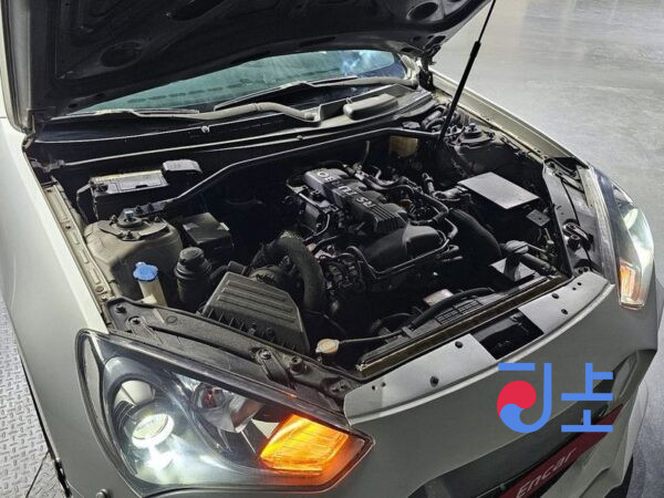 Hyundai Genesis grey - KMHHT61DP9U009768 - Image 6
