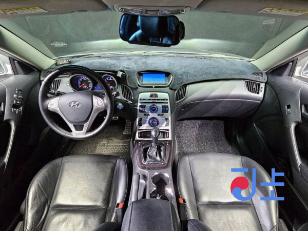 Hyundai Genesis grey - KMHHT61DP9U009768 - Image 7