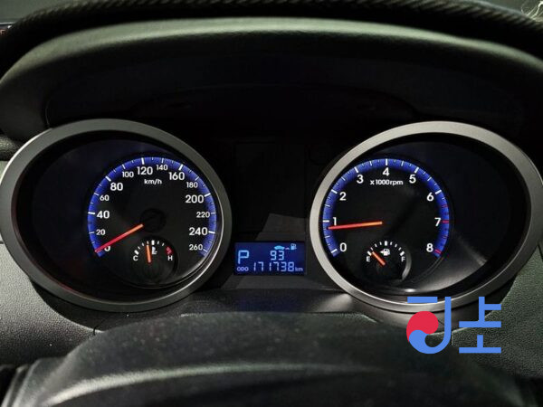 Hyundai Genesis grey - KMHHT61DP9U009768 - Image 8