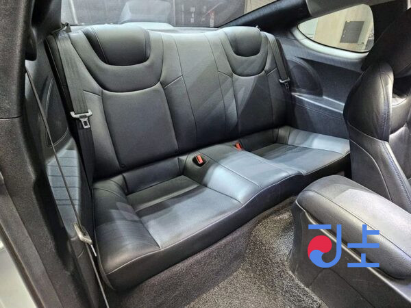 Hyundai Genesis grey - KMHHT61DP9U009768 - Image 12