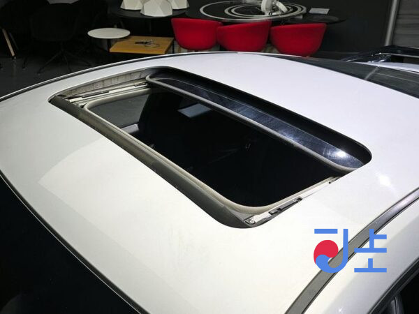 Hyundai Genesis grey - KMHHT61DP9U009768 - Image 17