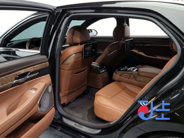 Genesis G90 black - KMHG341DDKU059700 - Image 12