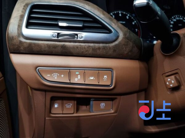 Genesis G90 black - KMHG341DDKU059700 - Image 16