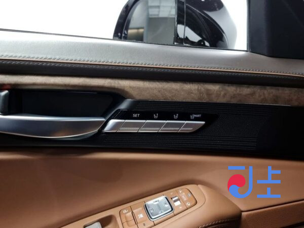 Genesis G90 black - KMHG341DDKU059700 - Image 18