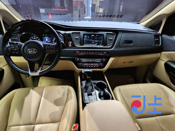 Kia Carnival white - KNAME811BKS547275 - Image 7