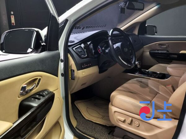 Kia Carnival white - KNAME811BKS547275 - Image 11