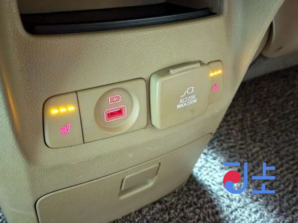 Kia Carnival white - KNAME811BKS547275 - Image 17
