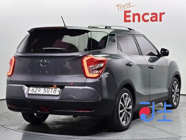 SsangYong Tivoli grey - KPBXL3AP1JP213598 - Image 2