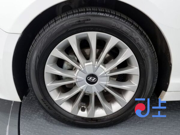 Hyundai Sonata white - KMHE341CBFA097967 - Image 5