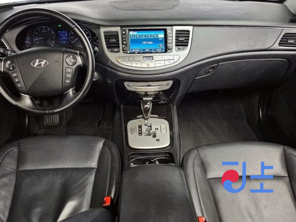 Hyundai Genesis black - KMHGC4DD2DU249176 - Image 7