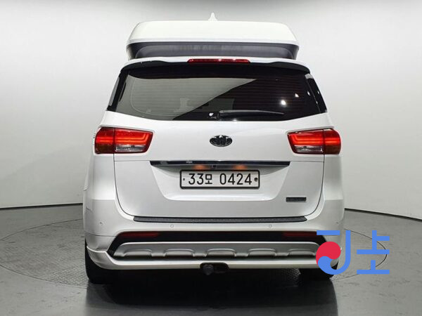 Kia Carnival white - KNAME811BHS288234 - Image 4