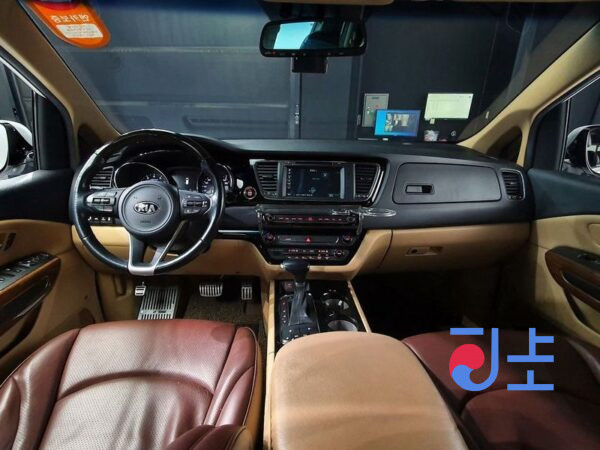 Kia Carnival white - KNAME811BHS288234 - Image 7