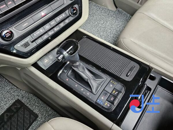 Kia Carnival black - KNAMB81ABGS107213 - Image 9