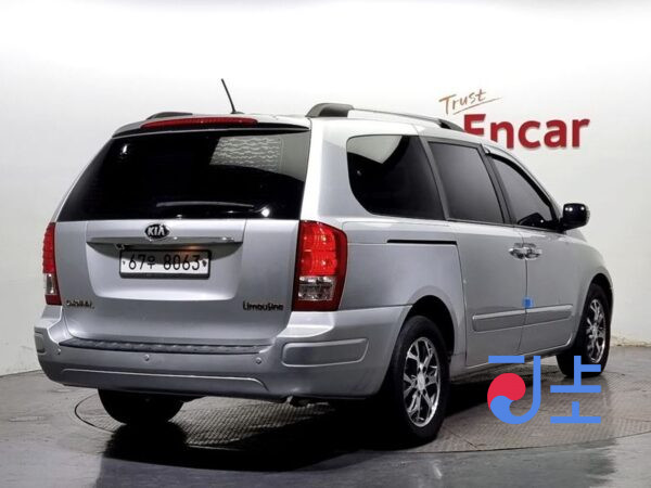 Kia Carnival silver - KNAMN816BES565186 - Image 2